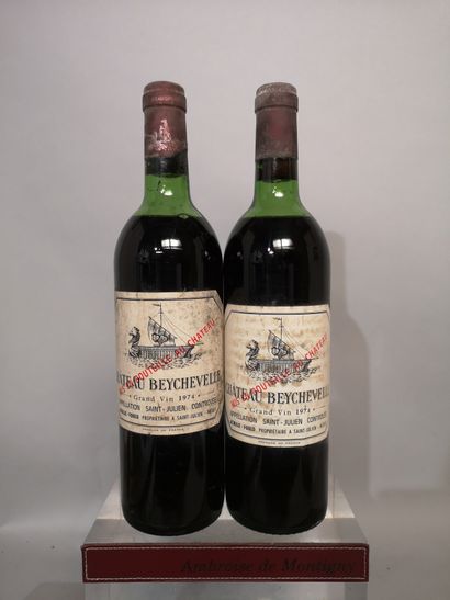 null 2 bouteilles Château BEYCHEVELLE - 4e Gcc Saint Julien 1974 Etiquette légèrement...