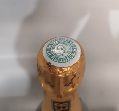 null 1 bottle CHAMPAGNE PIPER HEIDSEICK Brut Extra In individual case.