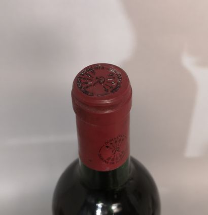 null 1 bouteille CARRUADES de Ch. LAFITE - Pauillac 1989 Base goulot.