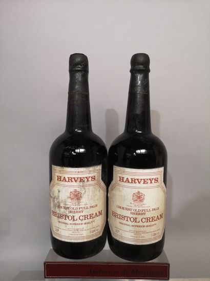 null 2 bouteilles SHERRY Bristol Cream - HARVEYS Étiquettes tachées et abîmées.