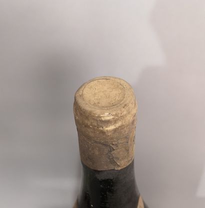 null 1 bouteille CHABLIS 1954 - SIMMONET FEVBRE Étiquette légèrement tachée.