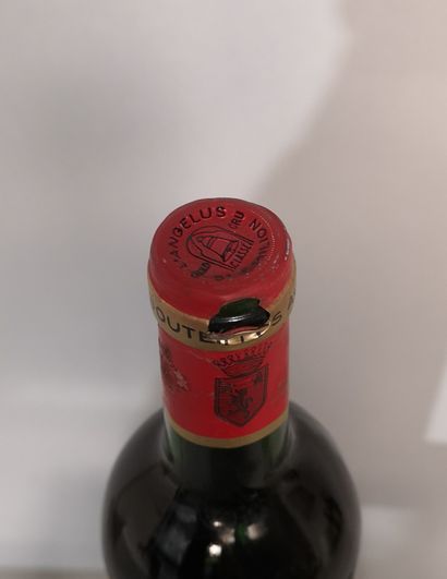 null 1 bouteille Château L'ANGELUS - 1er Grand Cru Classé Saint Emilion 1986 Étiquette...