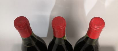 null 3 bouteilles VOSNE ROMANEE 1976 - GROS Frère et Sœur Étiquettes tachée et abîmées....
