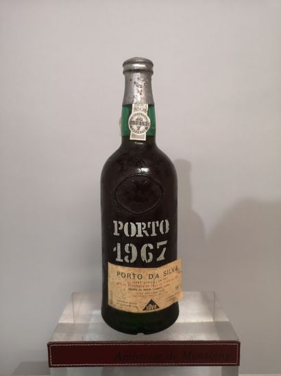 null 1 bouteille PORTO QUINTA Do NOVAL - Da Silva 1967 Étiquette légèrement tachée...