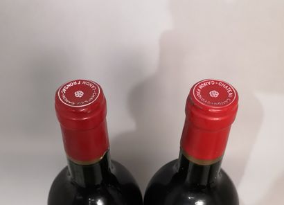 null 2 bouteilles Château CANON - Canon Fronsac 1986 Étiquettes légèrement marqu...