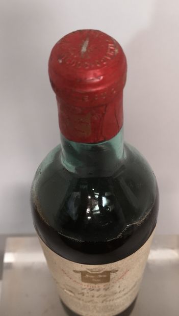 null 1 bouteille Château MOUTON D'ARMAILHAC - Pauillac 1942 Étiquette légèrement...