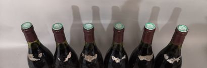 null 6 bouteilles NUITS St. GEORGES - Domaine LEVET 1974 et 1976 Étiquettes et collerette...