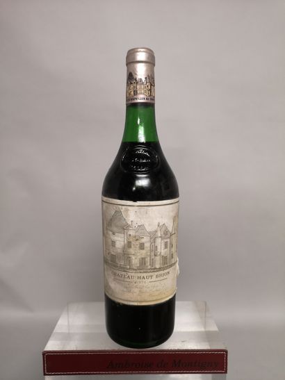 null 1 bouteille Château HAUT BRION - 1er Gcc Graves 1974 Étiquette tachée, niveau...