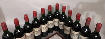 null 12 bouteilles Château LE BOURDIEU - Haut Médoc 1985 Étiquettes tachées. 4 légèrement...