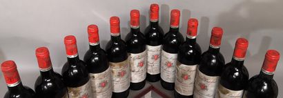 null 12 bouteilles Château POUJEAUX - Moulis 1985 Étiquettes légèrement tachées et...