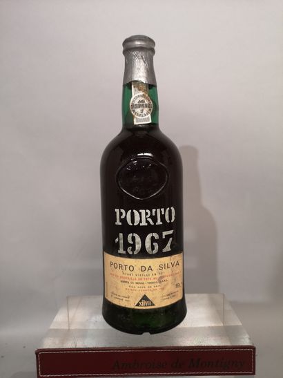 null 1 bouteille PORTO QUINTA Do NOVAL - Da Silva 1967 Étiquette légèrement tachée....