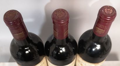 null 3 bouteilles Château MARGAUX - 1er Gcc Margaux 2005 Étiquettes tachées.