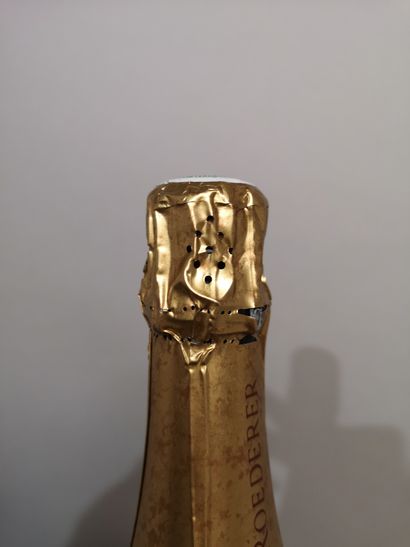 null 1 bouteille CHAMPAGNE Louis ROEDERER Brut Premier En étui individuel.