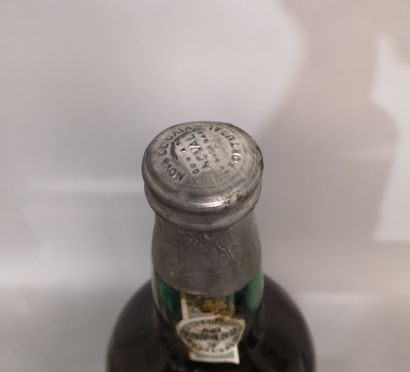 null 1 bottle PORTO QUINTA Do NOVAL - Da Silva 1967 Label slightly stained. Bottled...