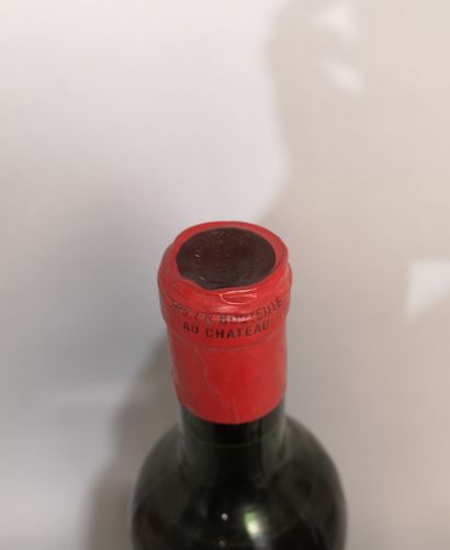 null 1 bouteille Château PAVIE - Saint Emilion Grand Cru 1964 Etiquette légèrement...