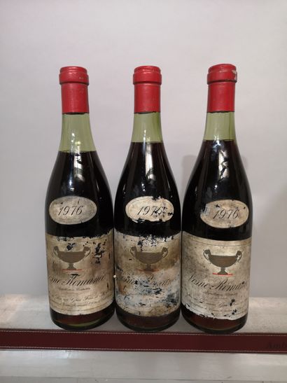 null 3 bouteilles VOSNE ROMANEE 1976 - GROS Frère et Sœur Étiquettes tachée et abîmées....