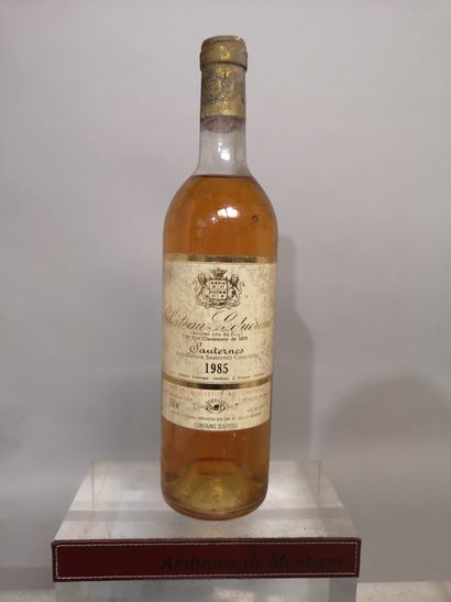 null 1 bouteille Château SUDUIRAUT - 1er Gcc Sauternes. 1985 Etiquette tachée. Niveau...