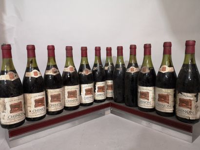 null 12 bouteilles CHINON "La Cave aux Bussars" - M. FONTAINE 1974 A VENDRE EN L'ETAT....