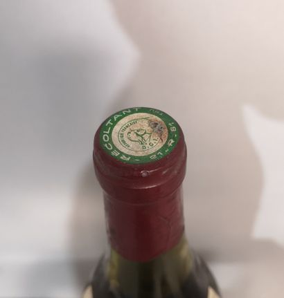 null 1 bouteille POMMARD 1er cru Clos Blanc 1982 - Pierre-Yves MASSON Etiquette tachée...