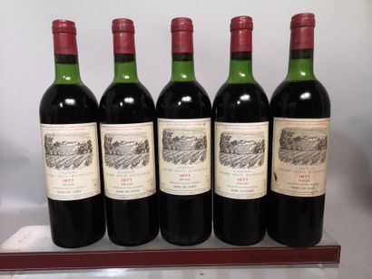 null 5 bouteilles Château DUHART MILON - 4e Gcc Pauillac 1977 Étiquettes légèrement...