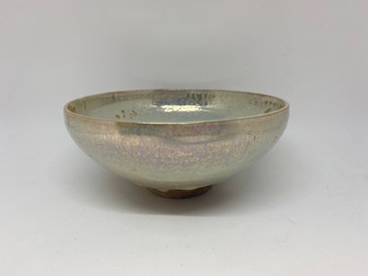 null CHINA
Stoneware bowl with pearly glaze.
D : 15 cm.