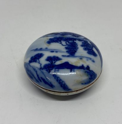 null CHINA
Small blue - white porcelain wax box decorated with a landscape.
Mark...