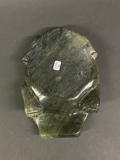 null CHINE
Boite chien de Fô en pierre dure verte.
Dim : 9 cm x 23 cm
(fêles)