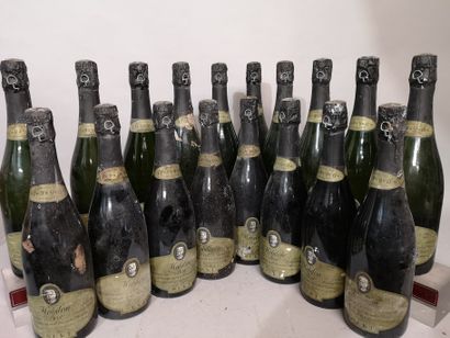 null 18 bottles GERMANY Saar Riesling MABILON Brut - SEKT 1990 FOR SALE AS IS.