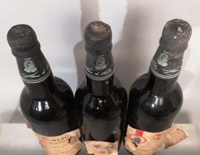 null 3 bouteilles ITALIE Pouilles SALICE SALENTINO "Riserva" - Leone de CASTRIS 1980...