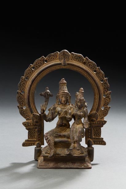 Inde, début XXe siècle, 
Groupe en bronze...