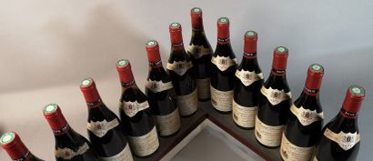 null 12 bouteilles NUITS SAINT GEORGES "Les Roncières" - Joseph DROUHIN 1983 Etiquettes...