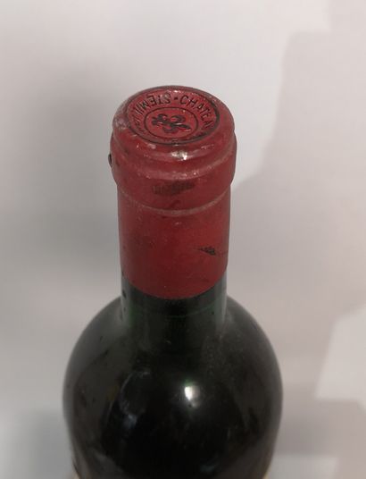 null 1 bouteille Château SOUTARD - Gcc Saint Emilion 1985 Etiquette légérement tachée....