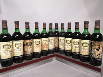null 12 bouteilles Château LABEGORCE - Margaux 1975 Etiquettes tachées et abîmées....