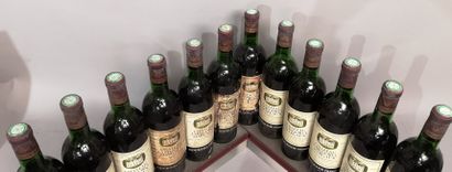 null 12 bouteilles Château LABEGORCE - Margaux 1971 Etiquettes tachées et abîmées....