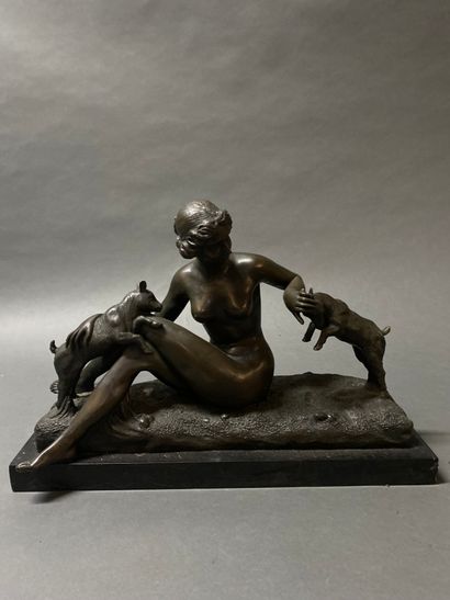 GUIRAUD RIVIERE d'après
Femme au chevreaux
Bronze...