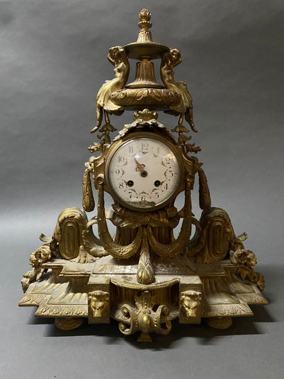 Pendule en bronze ciselé et doré
Fin du XIXème...
