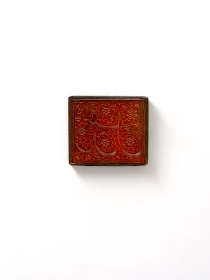 null Intaglio seal in a silver mount. 
Size: 2.5 x 2.0 cm.
Weight (gross): 9.6 g...