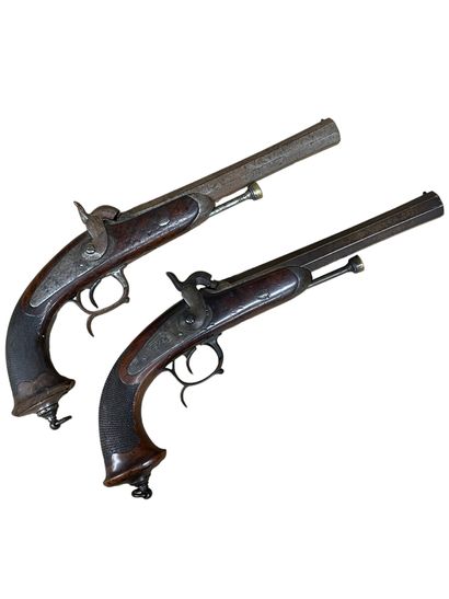 null Set of two regulation pommel pistols model 1833 second type.
One in average...