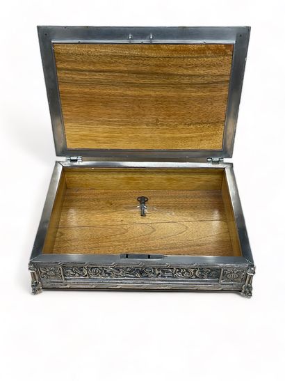 null Large rectangular silver-plated bronze box decorated on the lid with a hunting...