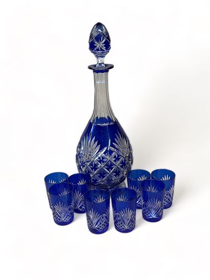 null SAINT LOUIS (attributed to )
Liqueur service consisting of a carafe and eight...