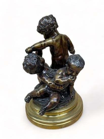 null Nineteenth century school
Children
Bronze group with medallic patina on a circular...