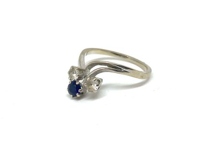 null Ring in 750 mm gold with sapphire and decorative stones.
Gross weight: 2.3 ...