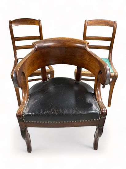 null Mahogany desk armchair.
Louis-Philippe period.
H: 79.5 - W: 60 - D: 46 cm.
Two...