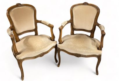 null Pair of cabriolet armchairs.
Louis XV style.