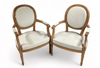null Pair of medallion armchairs.
Old Louis XVI style work.