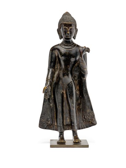 null Thaïlande, XXe siècle
Sujet en bronze de patine noire représentant le Bouddha...