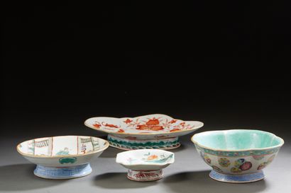 null Chine, époque Tongzhi (1861-1875) 
Ensemble comprenant quatre raviers en porcelaine...