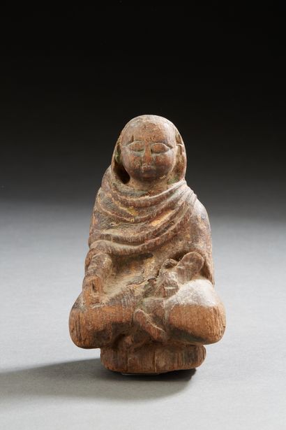 null Japon, période Edo
Petit sujet en bois représentant un moine ou un Bouddha assis...