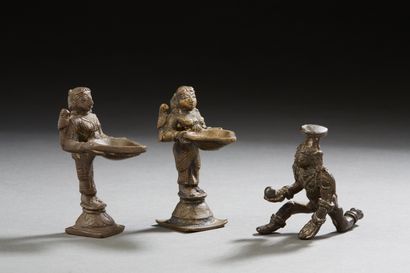 null Inde XXe siècle, 
Inde, XIXe-début XXe siècle
Trois statuettes en bronze, deux...