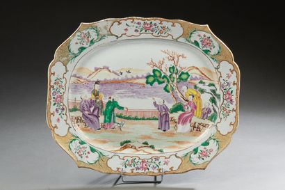 null Chine, Compagnie des Indes, XVIIIe siècle
Plat rectangulaire polylobé en porcelaine...